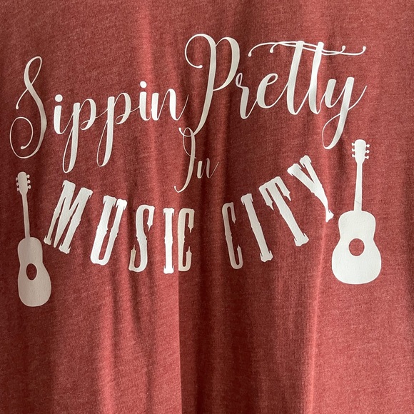 2 large shirts wore one day - Picture 5 of 6